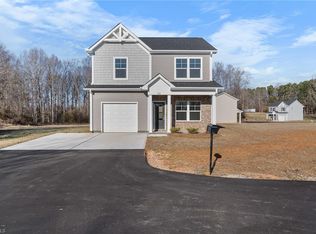 208 Finch Dr, Lexington, NC 27292