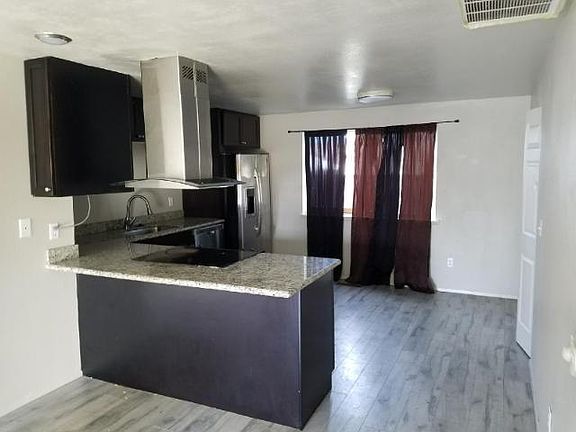 3rd image of 1040 S Ferry St APT 2