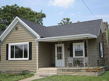 2nd image of 434 Clinton Ct