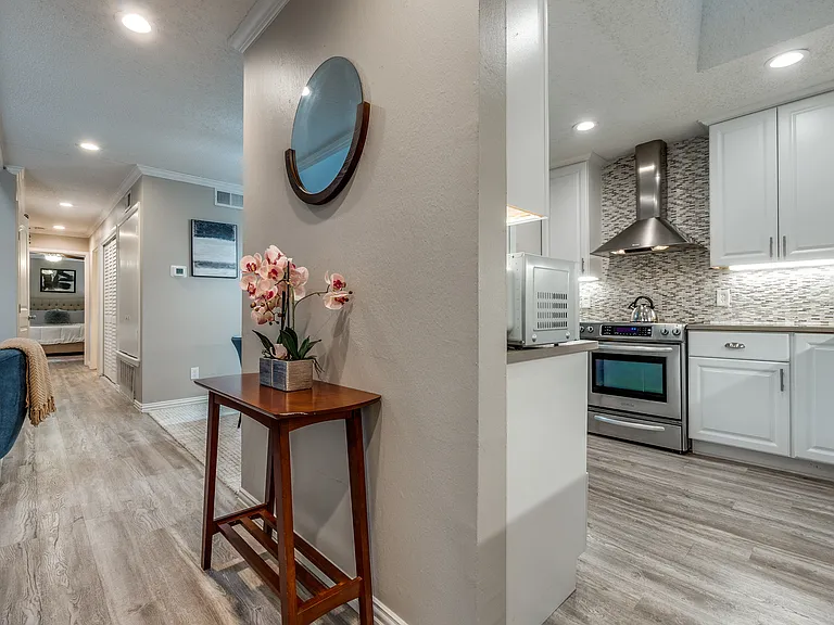 9602 Baseline Dr — Photo 4