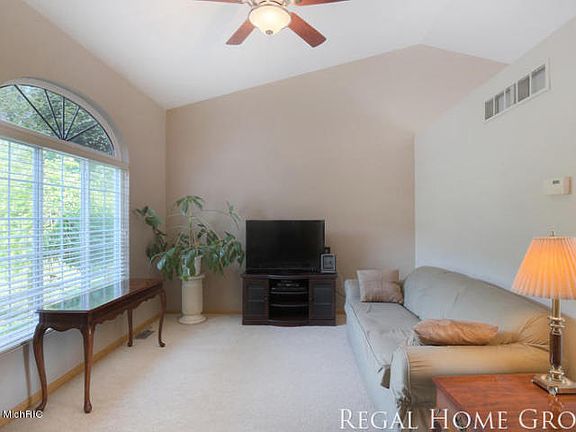 2nd image of 2835 Leaf Ct NE