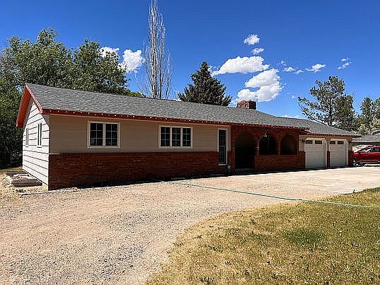 3rd image of 313 N Hillcrest Dr