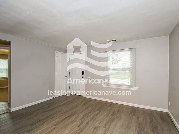 597829_004_wm_-_living_room_13399465.jpg