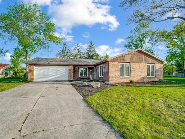 10529 Albemarle Ct, Fort Wayne, IN 46845