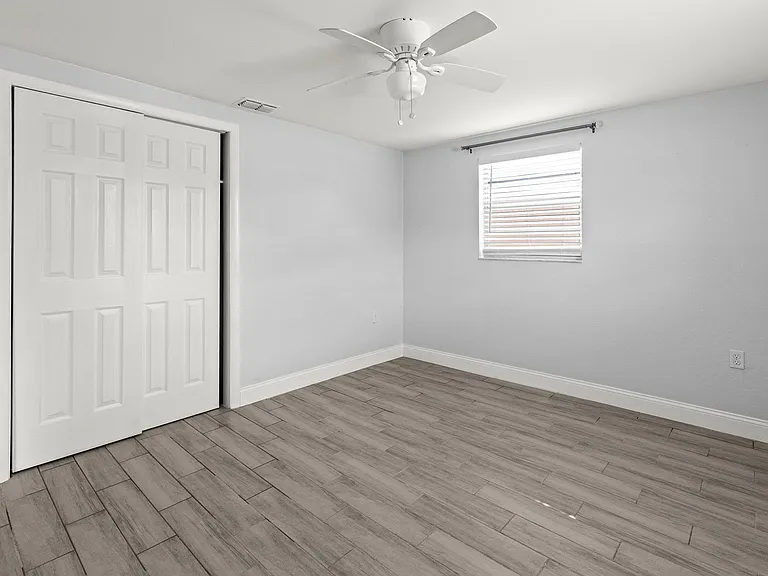 13916 Sommers Ave — Photo 26