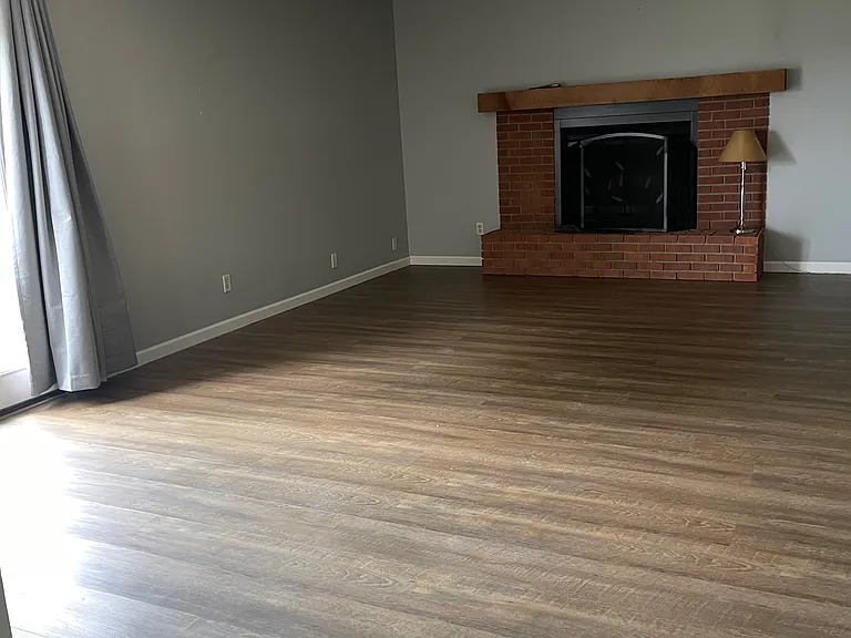 3217 S 131st Cir — Photo 9