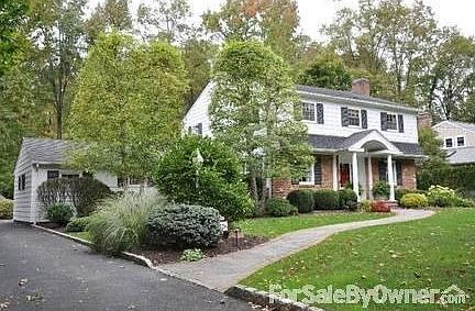 726 Tuxford Turn, Westfield, NJ 07090 : Owner is licensed Real estate agent.