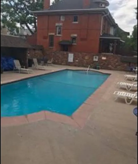 1260 N York St #105 — Photo 15