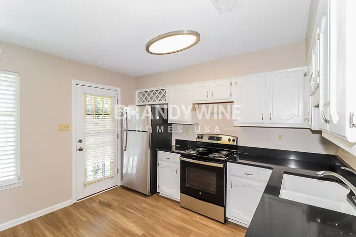 8404 Jacob Dr — Photo 7