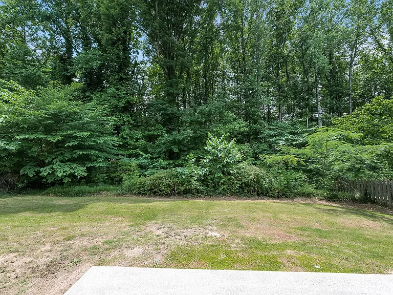 1070 Hunters Creek Ct — Photo 17