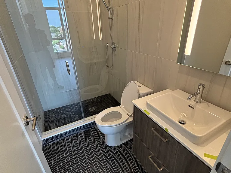 858 Dupont St #Penthouse 23 — Photo 10