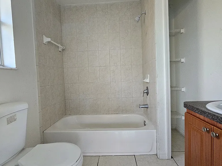 1940 NW 76th St #1940 — Photo 10