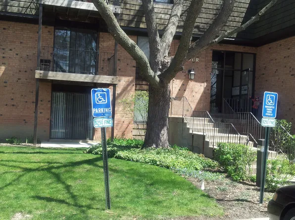4 Oak Creek Dr APT 2510, Buffalo Grove, IL 60089