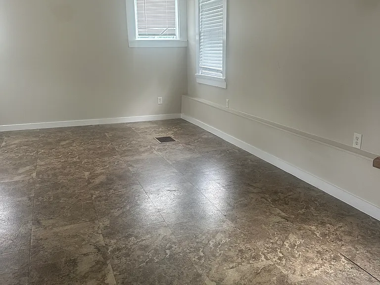4476 Apulia Rd — Photo 10