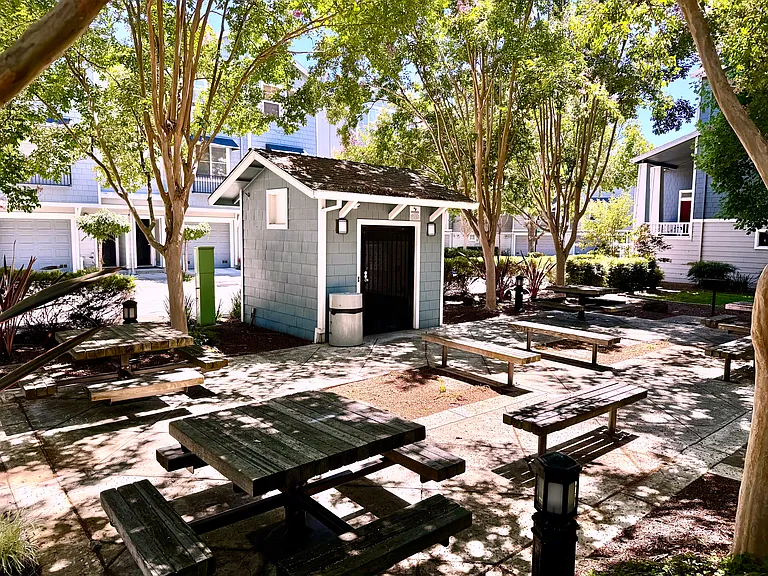 719 Veranda Cir — Photo 26