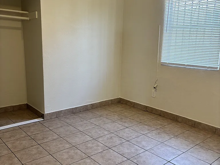113 W Century Blvd #2 — Photo 8