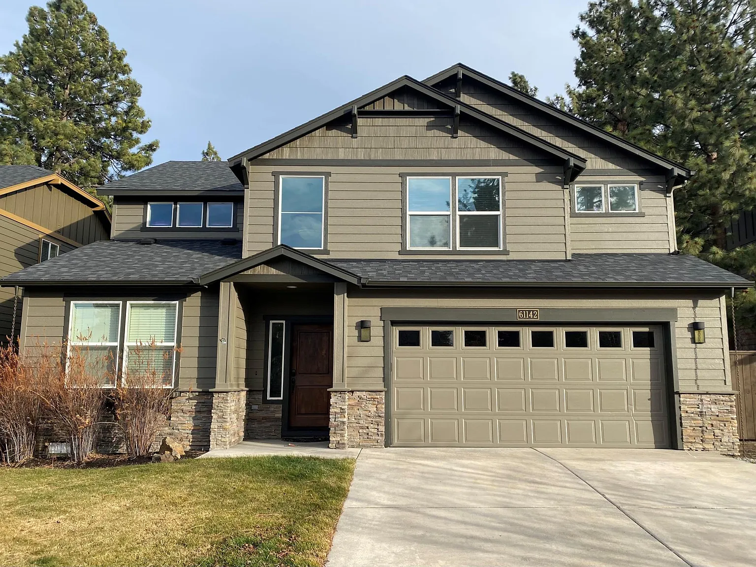 4 bed, 2.5 bath, 2600 sqft, $3,600 — Photo 1