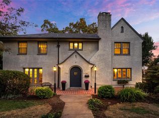 52 Hillvale Dr, Saint Louis, MO 63105