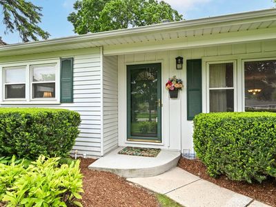 409 East Dean ROAD, Fox Pt, WI, 53217