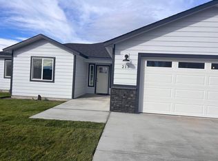 213 Harrison Pl, Burbank, WA 99323