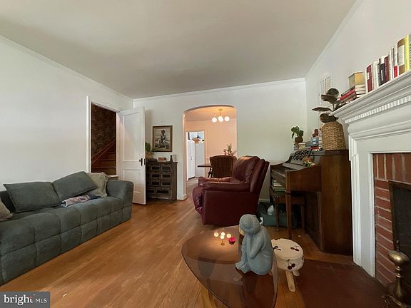 3rd image of 405 Van Buren St NW