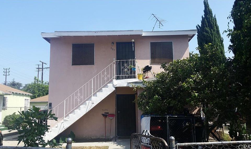1st image of 911 E 88th St