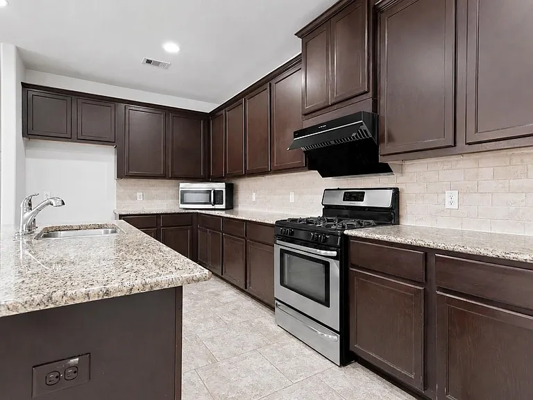 166 Meadow Grove Dr — Photo 19