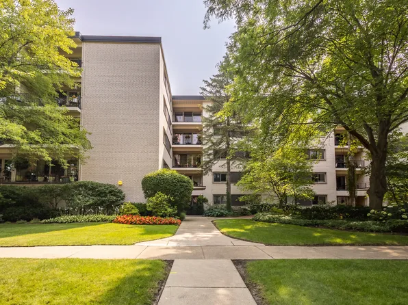 415 Franklin Ave APT 1A, River Forest, IL 60305