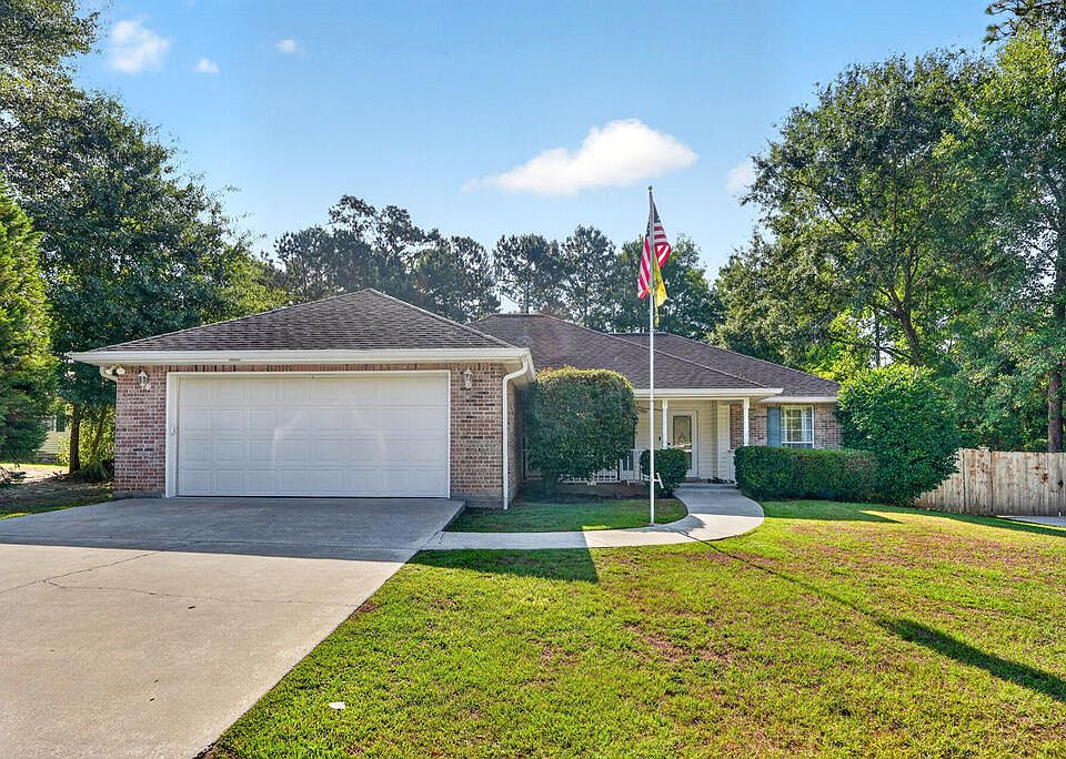 1st image of 106 Edgewood Dr
