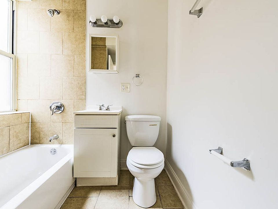 1st image of 6954 S Calumet Ave #5200