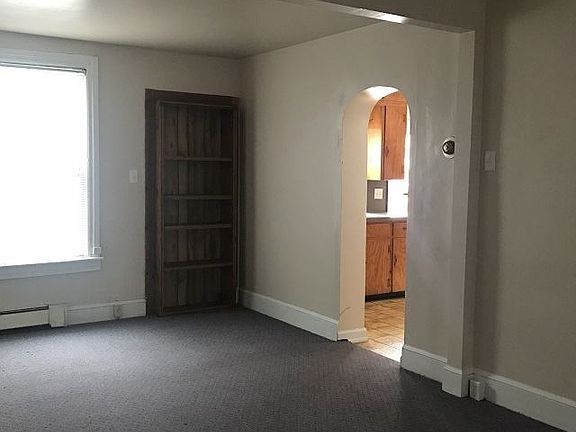 5th image of 633 S Potomac St #B