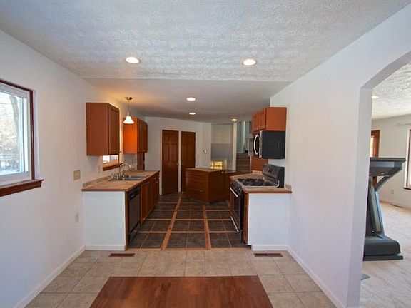 5th image of 609 Onandaga Ave