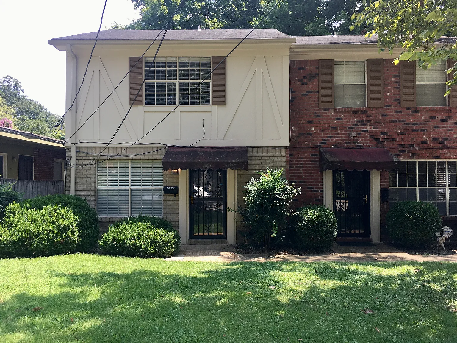 2 bed, 1.5 bath, 1050 sqft, $1,050 — Photo 1