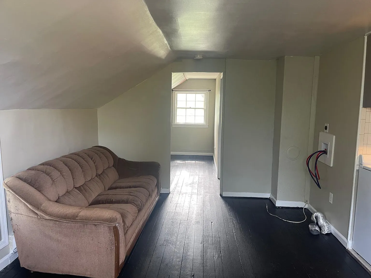 1 bed, 700 sqft, $1,400 — Photo 3