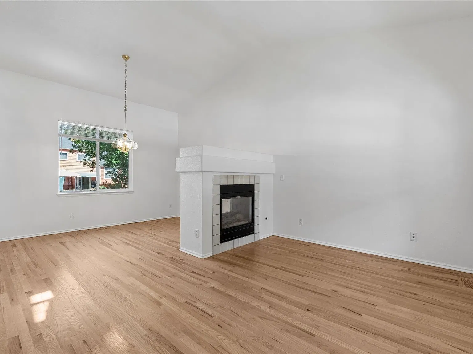 3 bed, 2204 sqft, $2,750 — Photo 4