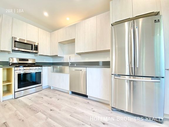 3rd image of 141 N Swall Dr #8A