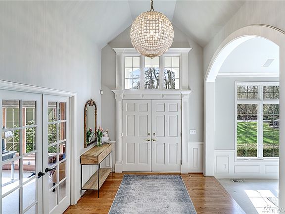3rd image of 24686 SE 9th Pl
