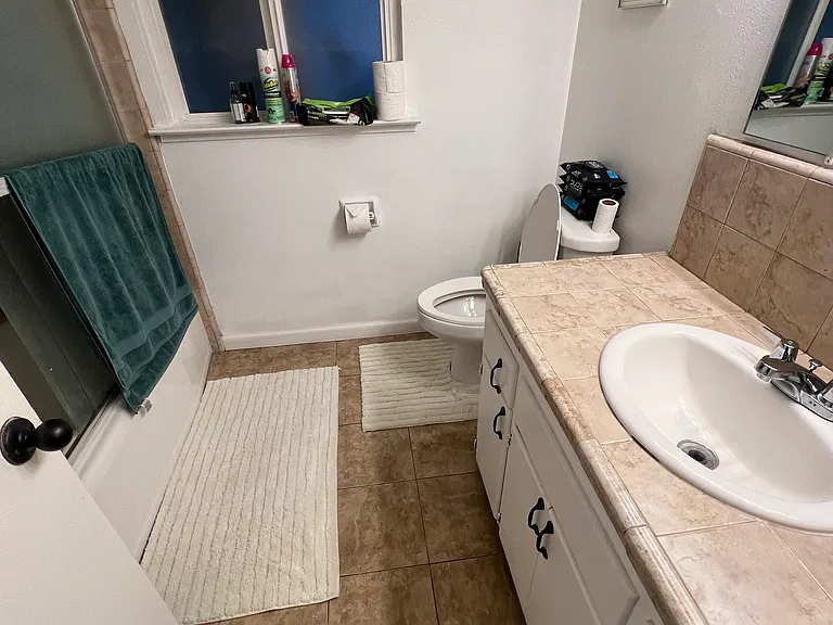 1125 E Griffith Way — Photo 7