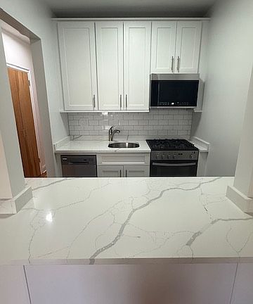 5th image of 405 E 82nd St APT 5A