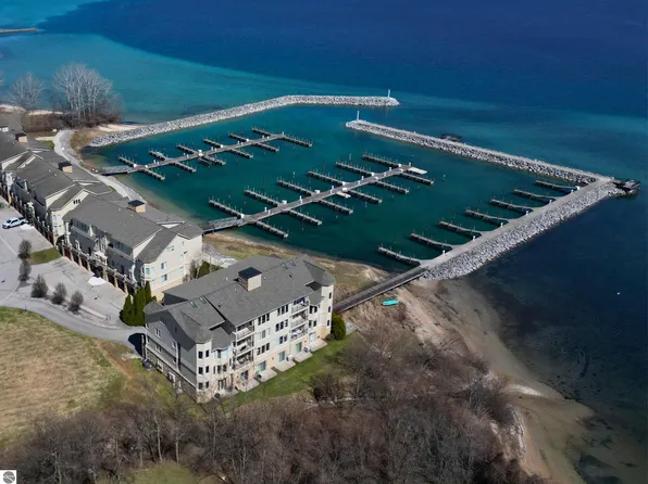 704 N Dockside Cir Unit C4, Suttons Bay, MI 49682