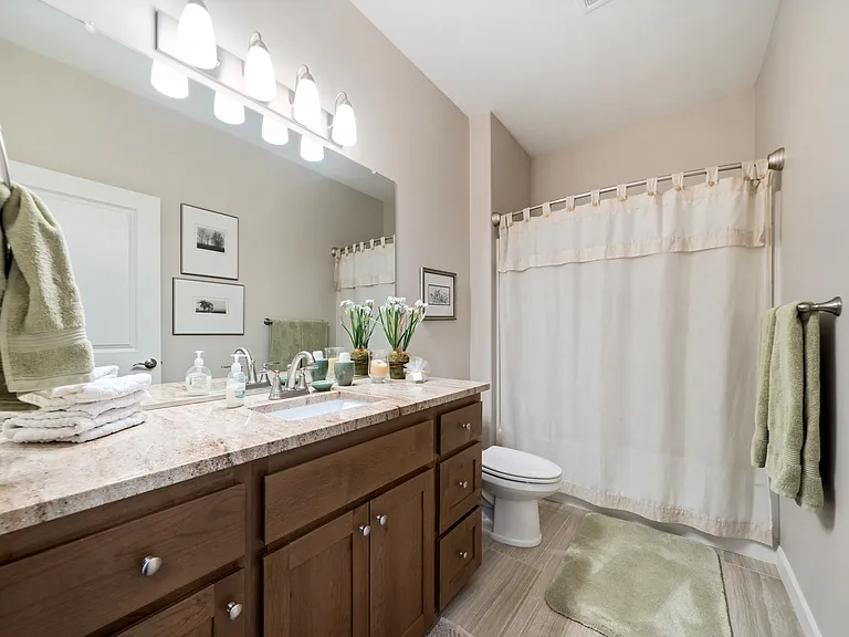 17322 NE 19th Dr — Photo 7