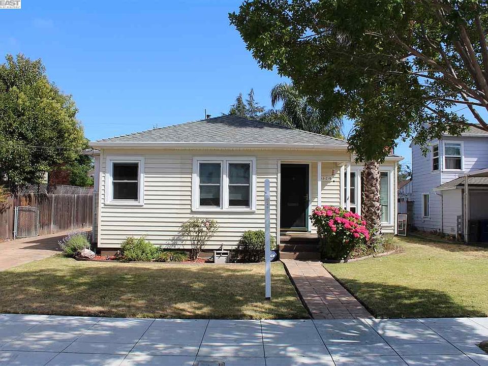 1st image of 379 Farrelly Dr