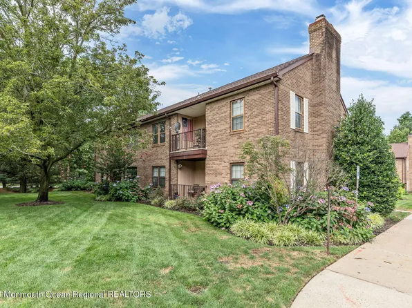 107 Wellington Place, Aberdeen, NJ 07747