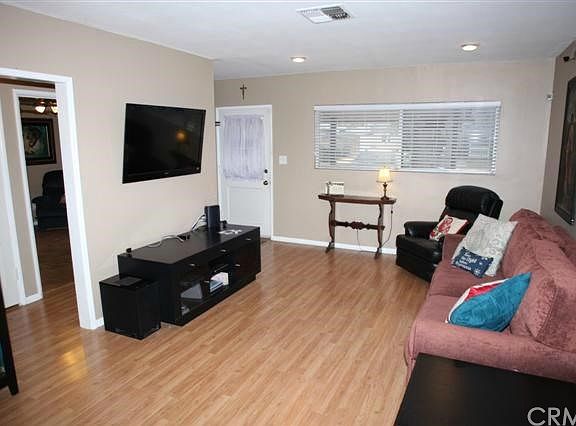 2nd image of 7407 Lasaine Ave