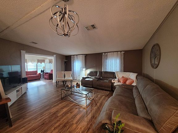 5th image of 760 Forest Ln