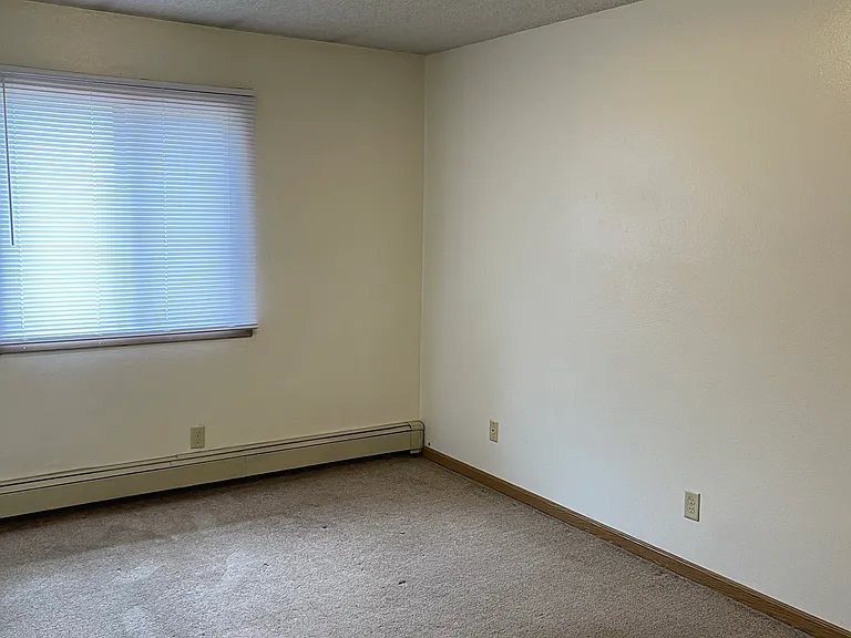 510 S Van Buren St #7 — Photo 8