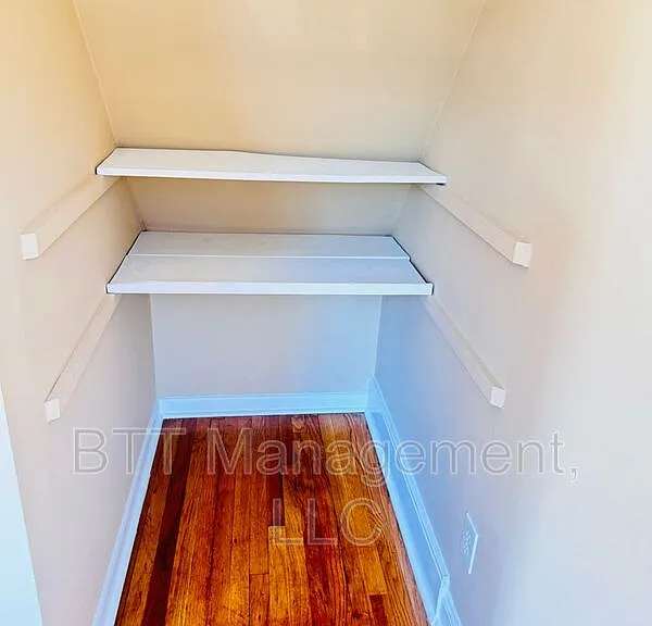 908 Hudson Ave #6 — Photo 14