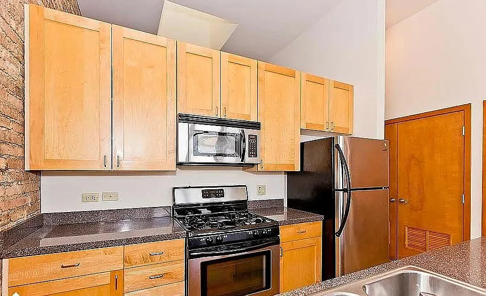 2934 N Milwaukee Ave #6