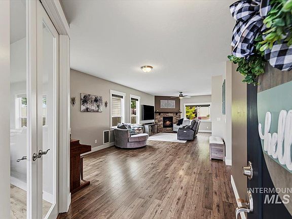 5th image of 1428 W Elias Dr