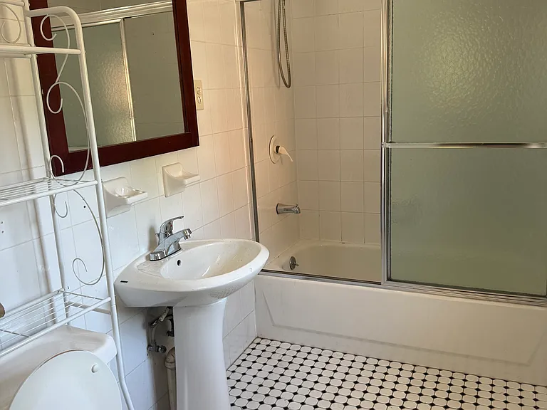 741 Quincy Ave #1A — Photo 9